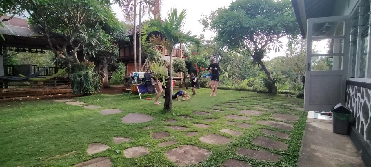 Esa Di Kubu Homestay Singaraja Exterior foto