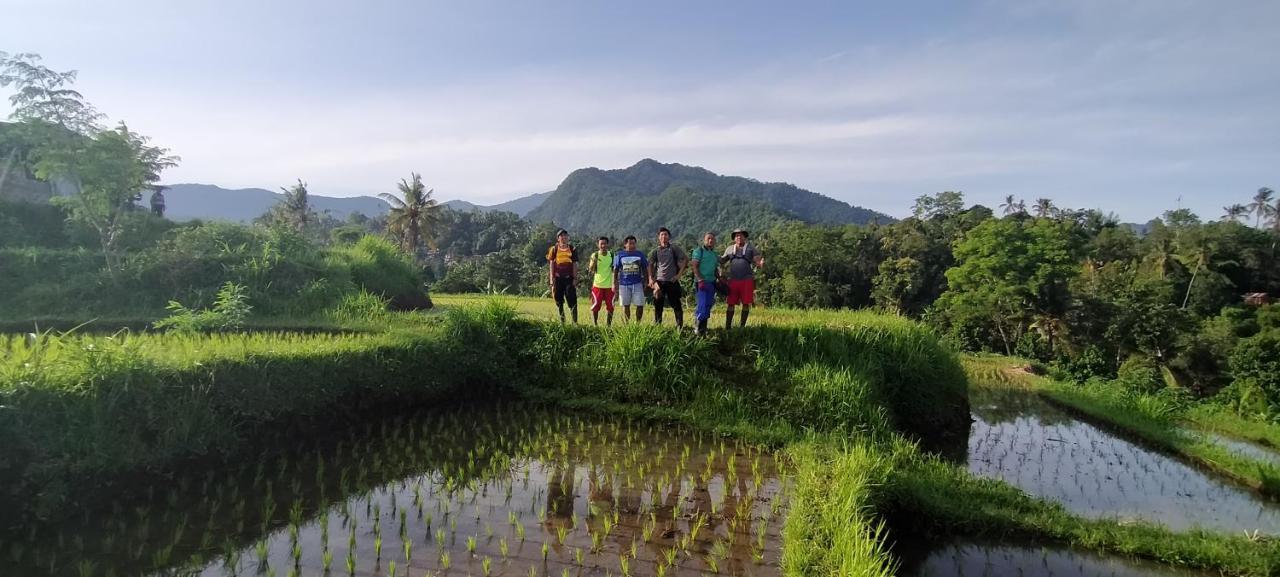 Esa Di Kubu Homestay Singaraja Exterior foto
