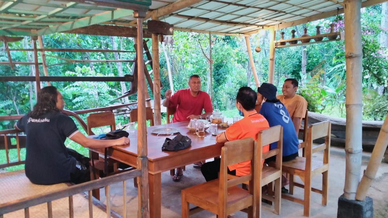 Esa Di Kubu Homestay Singaraja Exterior foto