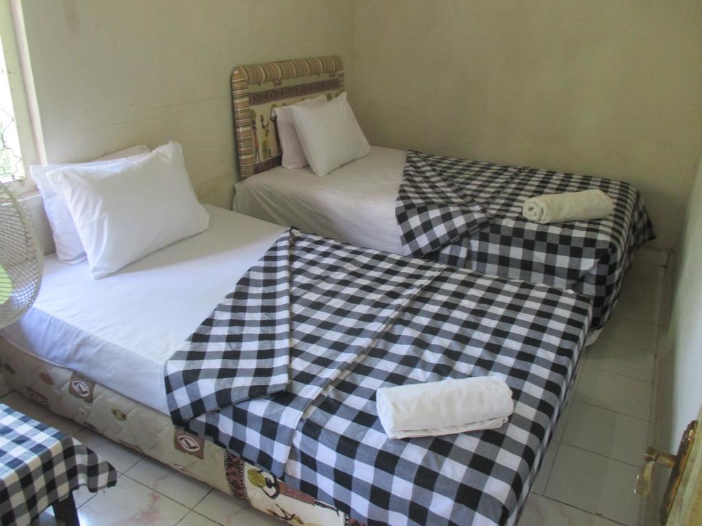 Esa Di Kubu Homestay Singaraja Exterior foto