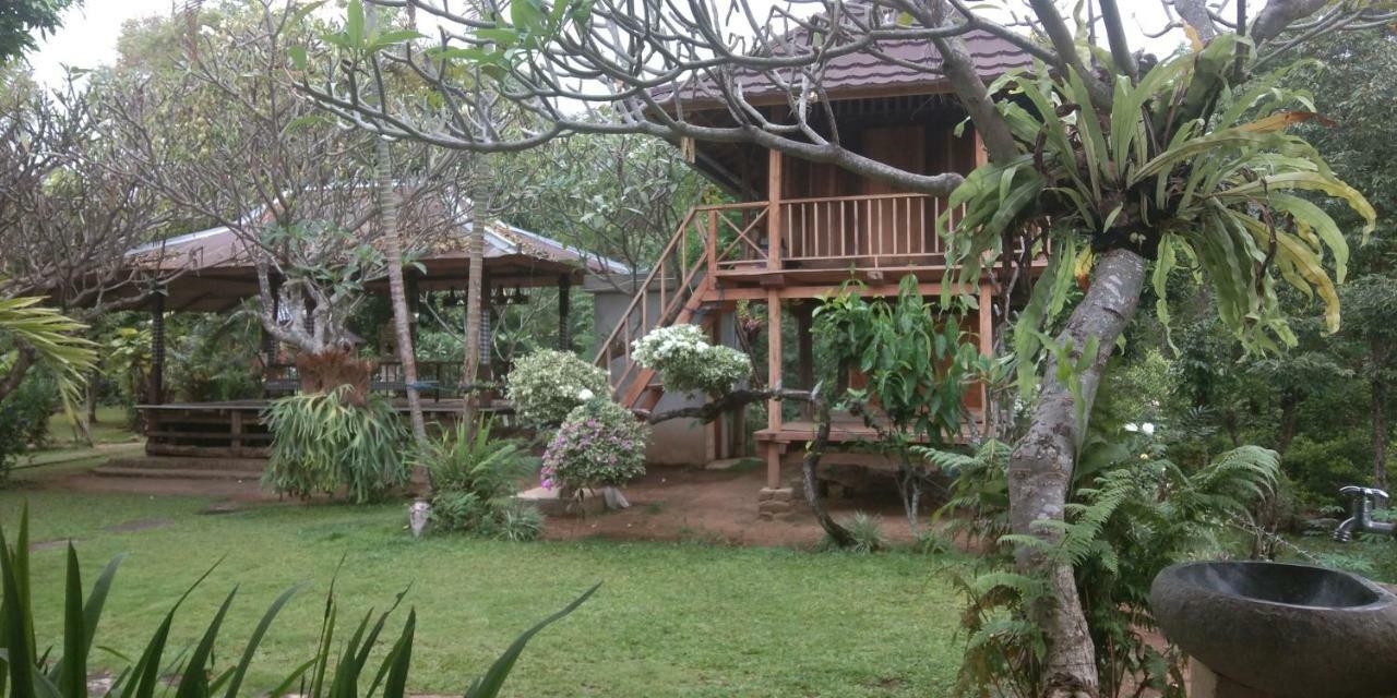 Esa Di Kubu Homestay Singaraja Exterior foto
